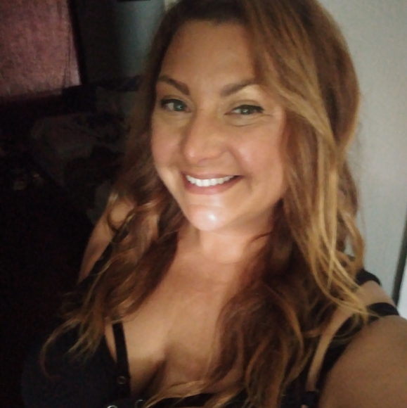 Meet your Posher, Claire - Picture 1 of 1